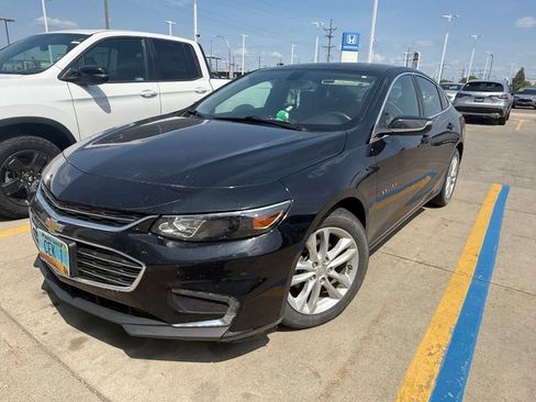 Used 2016 Chevrolet Malibu LT w/ Leather Package FWD image 8