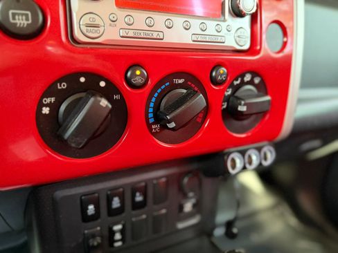 Used 2012 Toyota FJ Cruiser 4WD w/ Trail Teams Special Edition image 27