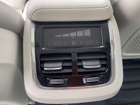 Used 2022 Volvo S60 B5 Inscription image 19