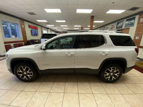Used 2023 GMC Acadia SLE w/ Driver Convenience Package AWD/4WD image 4