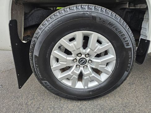 Used 2024 Nissan Frontier SV w/ SV Convenience Package image 13