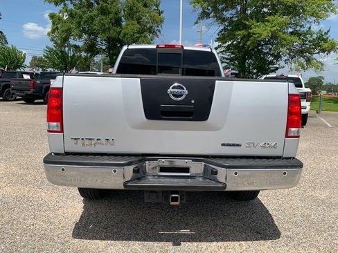 Used 2012 Nissan Titan SV w/ SV Value Truck Pkg AWD/4WD image 7