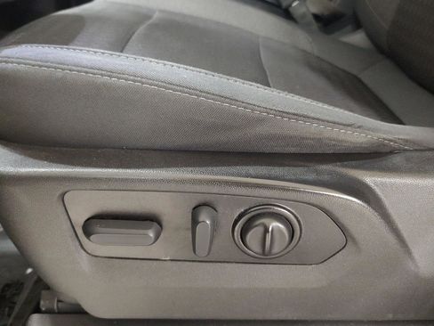 Used 2022 Chevrolet Silverado 1500 LT image 3