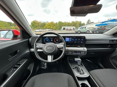 Used 2025 Hyundai Kona SEL FWD image 18