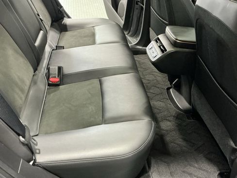 Used 2024 Nissan Ariya FWD image 32