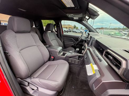 Used 2026 Toyota Tacoma SR5 AWD/4WD image 21