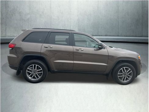 Used 2021 Jeep Grand Cherokee Limited AWD/4WD image 5