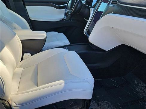 Used 2017 Tesla Model X 75D image 24