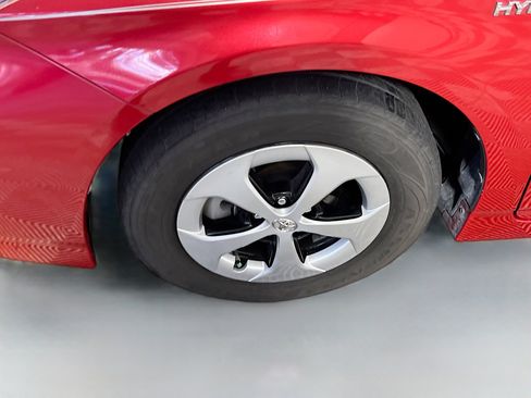 Used 2015 Toyota Prius Two image 14