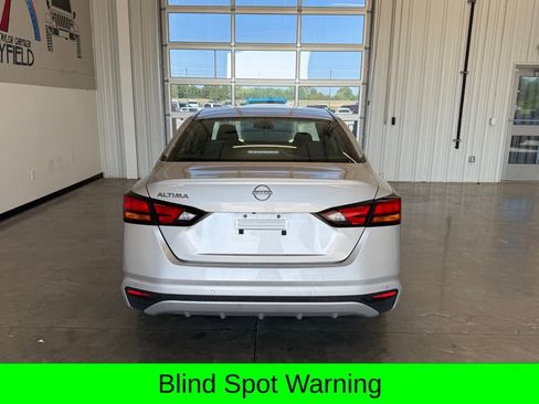 Used 2024 Nissan Altima 2.5 S FWD image 7