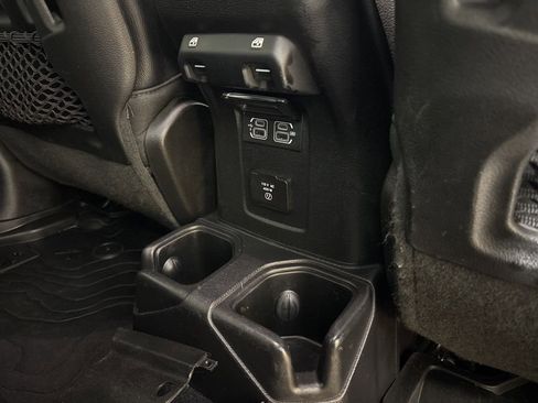 Used 2020 Jeep Gladiator Rubicon AWD/4WD image 22