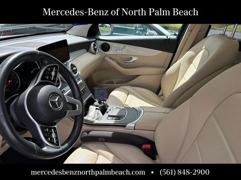 Used 2020 Mercedes-Benz GLC 300 image 3