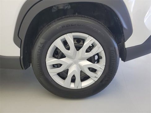 Used 2022 Toyota Corolla Cross L image 12