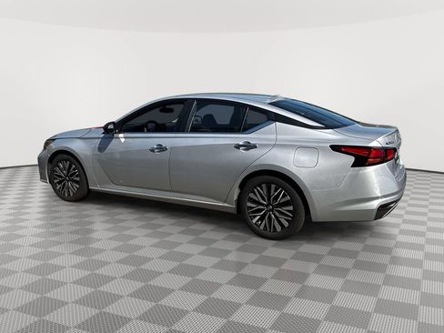 Used 2024 Nissan Altima 2.5 SV FWD image 6