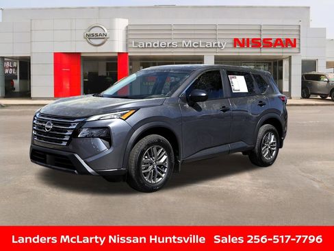 Used 2025 Nissan Rogue S image 9