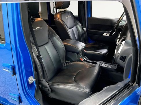 Used 2014 Jeep Wrangler Unlimited Sahara image 28