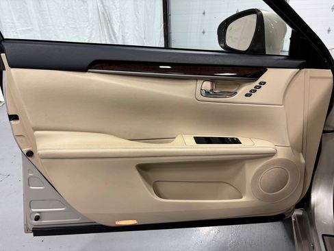 Used 2014 Lexus ES 350 w/ Luxury Package FWD image 8