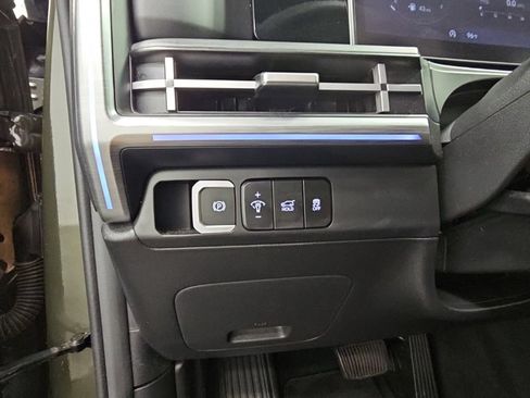 Used 2024 Hyundai Santa Fe Limited FWD image 27