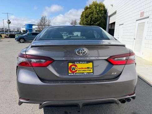 Used 2023 Toyota Camry SE FWD image 5