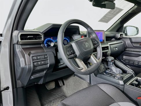 Certified 2025 Toyota 4Runner TRD Off-Road image 9