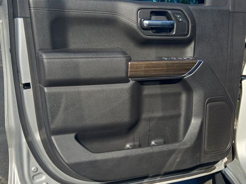 Used 2021 Chevrolet Silverado 1500 RST image 17