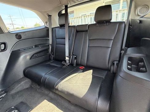 Used 2017 Honda Pilot Touring image 46