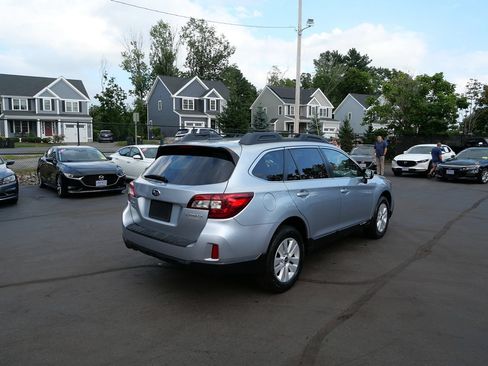 Used 2017 Subaru Outback 2.5i Premium AWD/4WD image 6