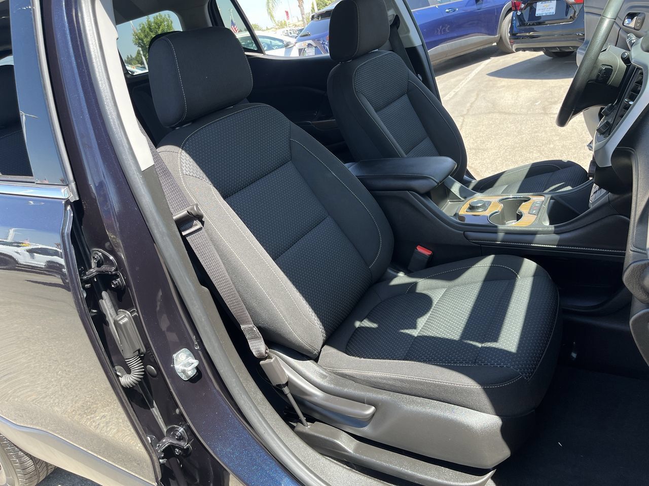 Used 2022 GMC Acadia SLE AWD/4WD image 25
