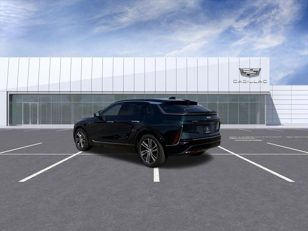 Certified 2024 Cadillac Lyriq Luxury AWD/4WD image 4