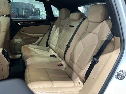 Used 2019 Porsche Macan AWD/4WD image 49