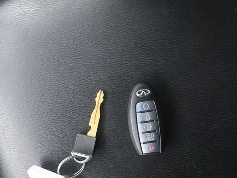Used 2024 INFINITI QX80 Luxe RWD image 21