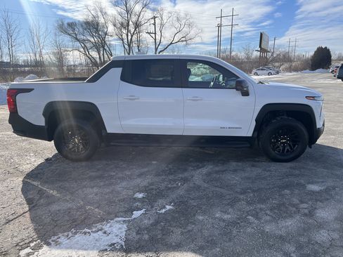 Used 2024 Chevrolet Silverado EV W/T image 7