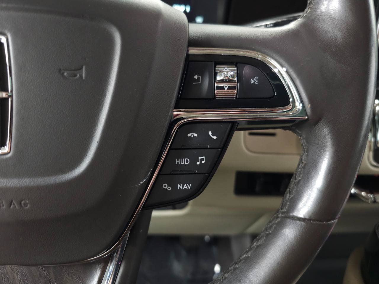 Used 2018 Lincoln Navigator Reserve w/ Technology Package AWD/4WD image 21