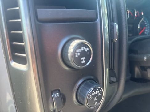 Used 2018 Chevrolet Silverado 1500 LT w/ LT Convenience Package image 17