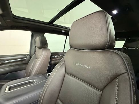 Used 2023 GMC Yukon Denali w/ Max Trailering Package image 2