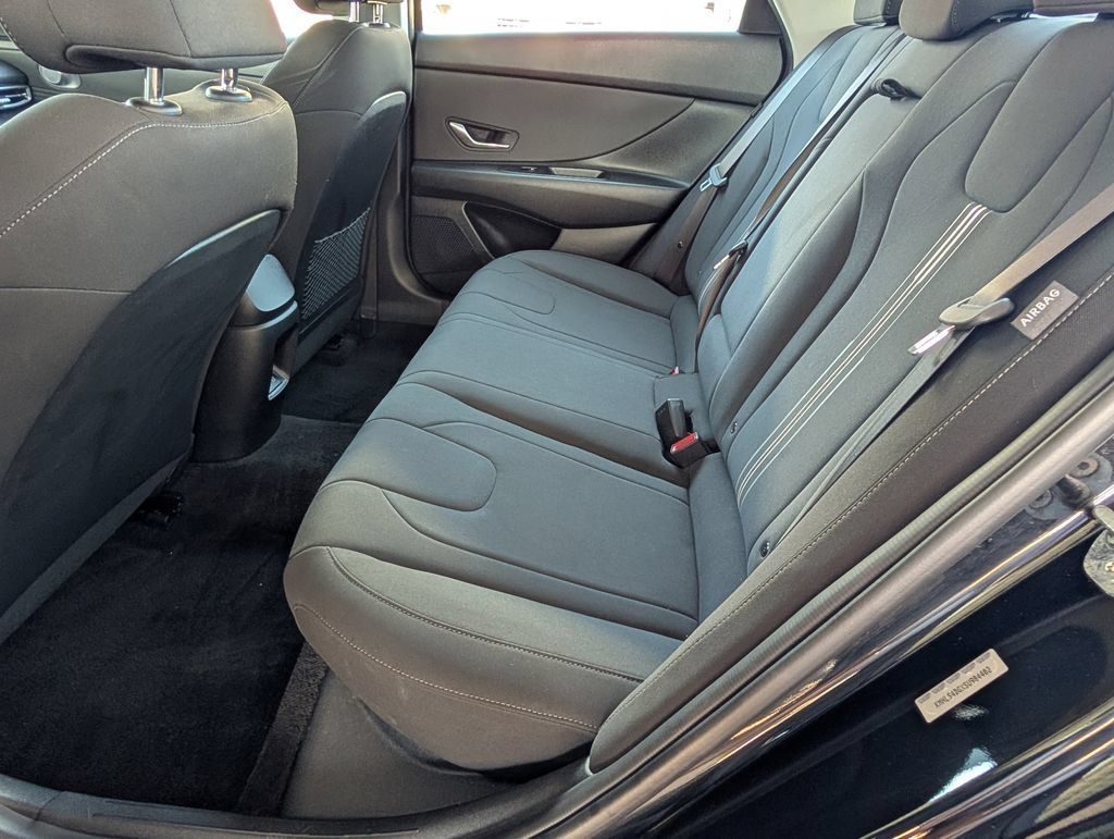 Used 2025 Hyundai Elantra SEL FWD image 20