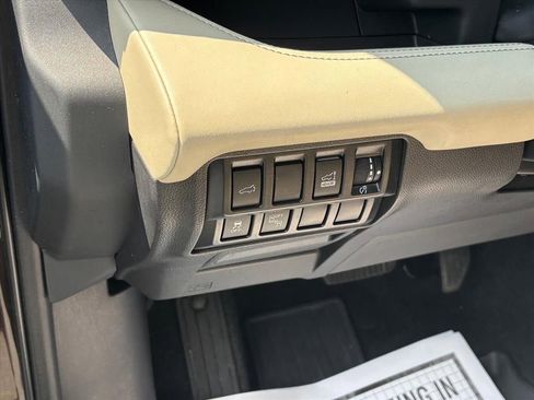 Used 2019 Subaru Ascent Limited AWD/4WD image 9