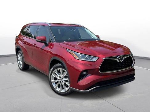 Used 2021 Toyota Highlander Limited FWD image 4