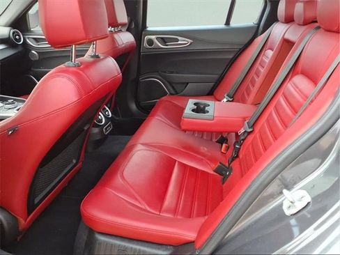 Used 2023 Alfa Romeo Giulia Veloce image 22