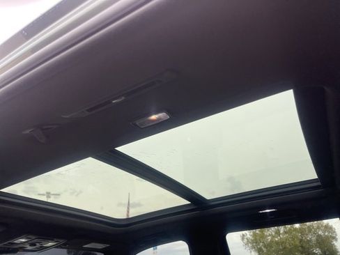 Used 2023 Chevrolet Tahoe Z71 w/ Luxury Package image 33