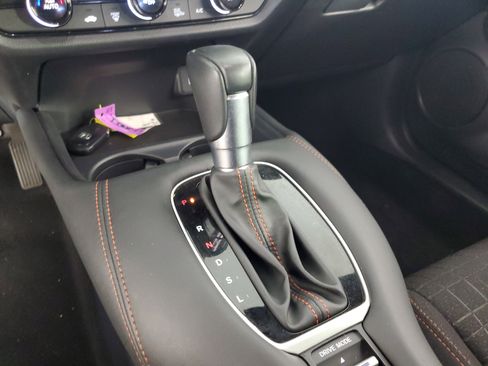 Used 2025 Honda HR-V Sport image 18