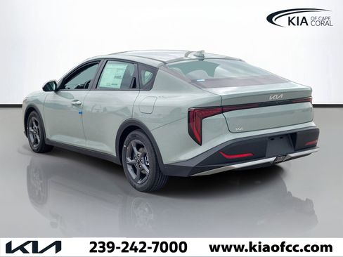 New 2026 Kia K4 FWD image 4