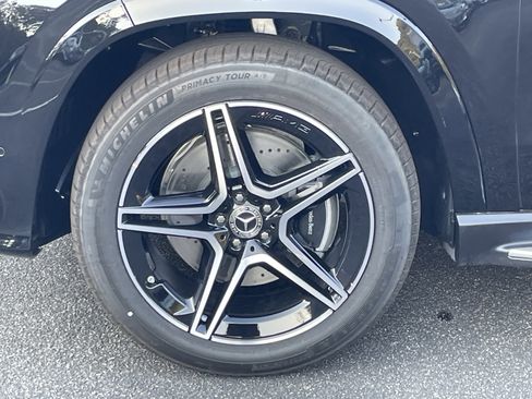 New 2026 Mercedes-Benz GLS 450 4MATIC image 16
