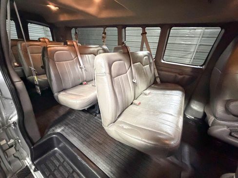 Used 2017 GMC Savana 3500 LS image 13