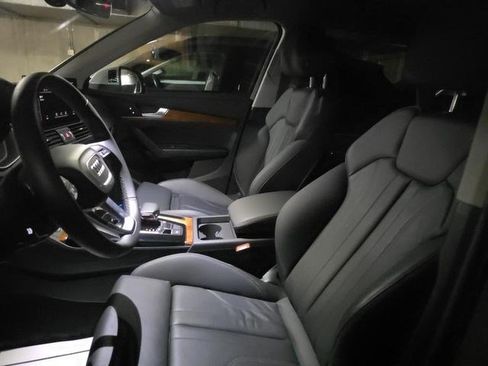 Used 2024 Audi Q5 e Premium w/ Convenience Package AWD/4WD image 4