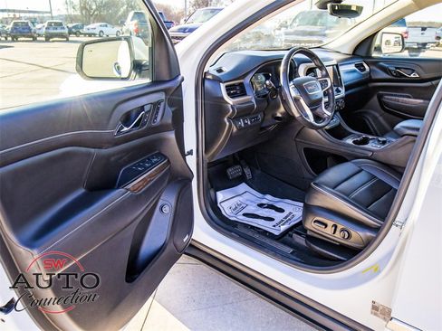 Used 2021 GMC Acadia Denali w/ Denali Technology Package image 23