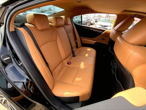 Used 2024 Lexus ES 350 w/ Premium Package image 18