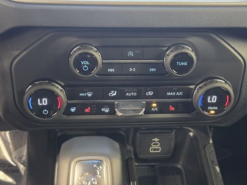 New 2026 Ford Bronco Outer Banks AWD/4WD image 19