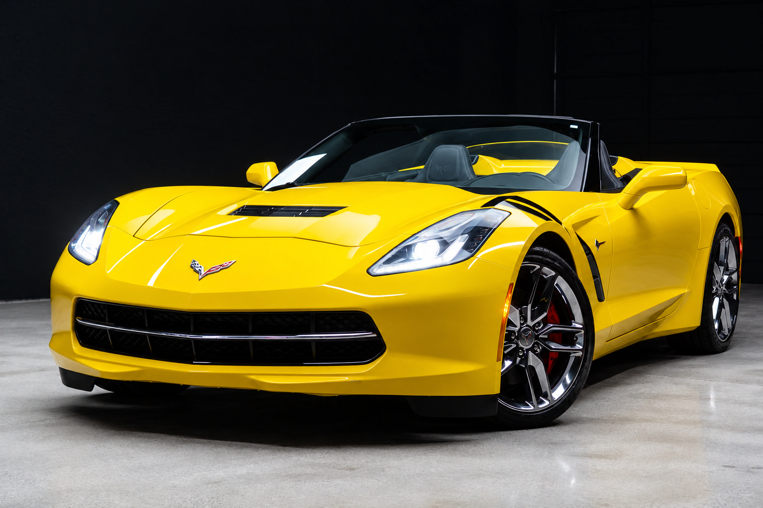 Used 2015 Chevrolet Corvette Stingray Convertible w/ 3LT Preferred Equipment Group RWD image 1
