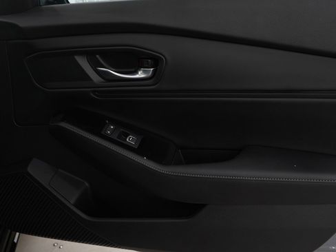Used 2025 Honda Accord Touring image 9